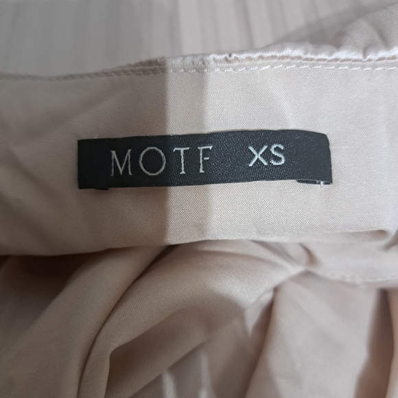 MOTF champagne midi dress NWT'S - Picture 5 of 5